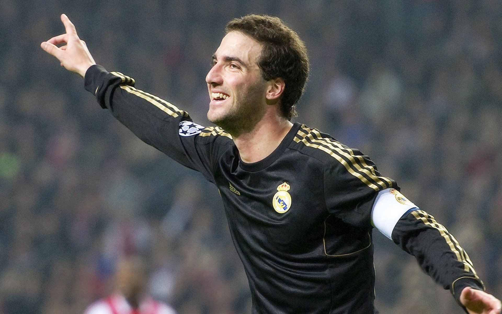 “英超最终冲刺，领头羊全员迎战强敌”，英超榜首大战