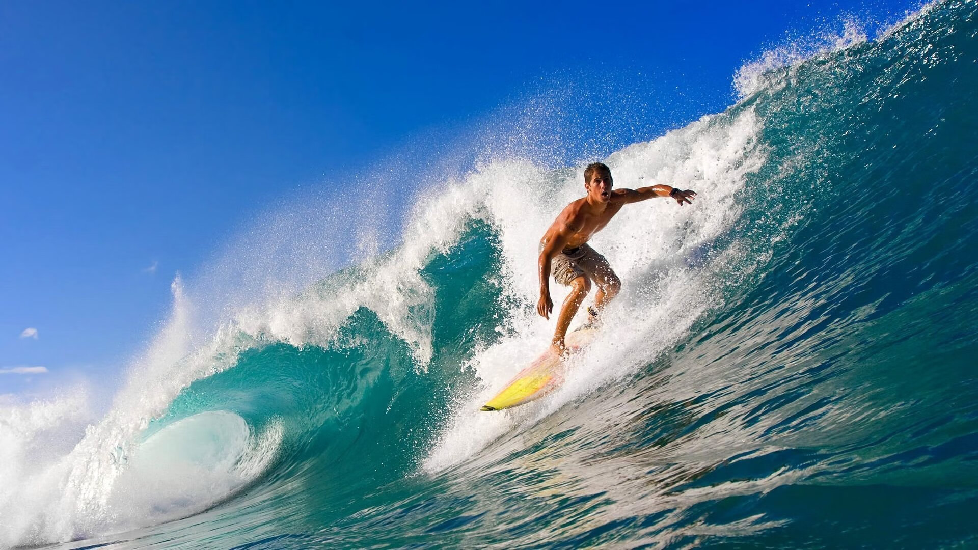 西班牙青少年骑手在世界青少年马术锦标赛中获得团体金牌，展现国家实力。