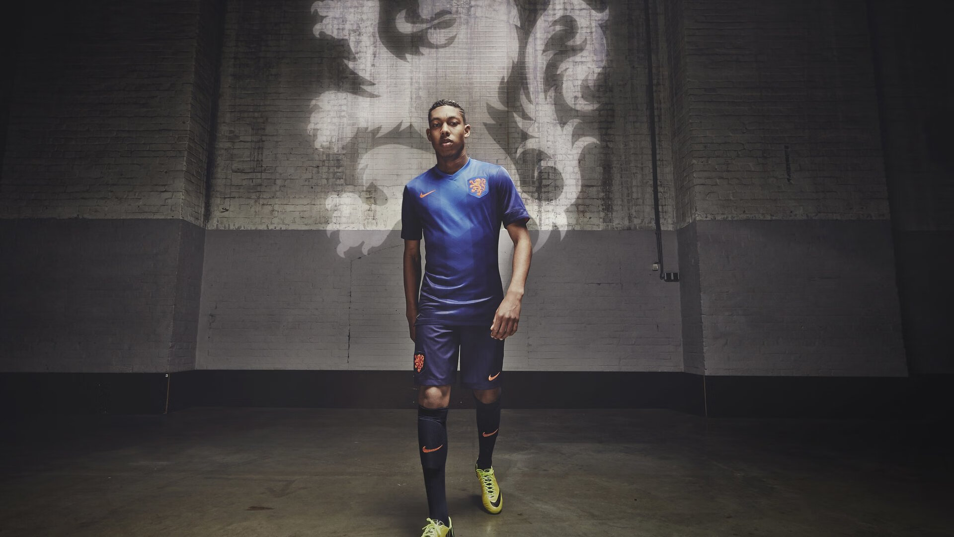 保利斯塔主帅强调团队协作，保利斯丹属于什么档次