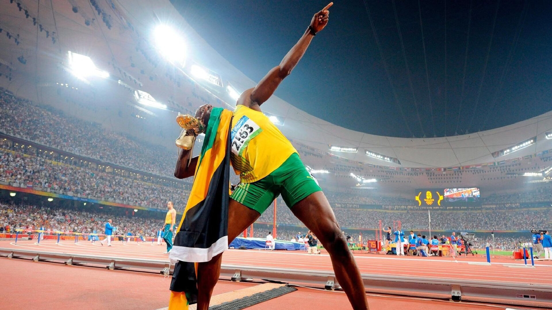 爱游戏手机版-德国男子110米栏选手在预赛中表现出色，晋级半决赛，德国百米纪录